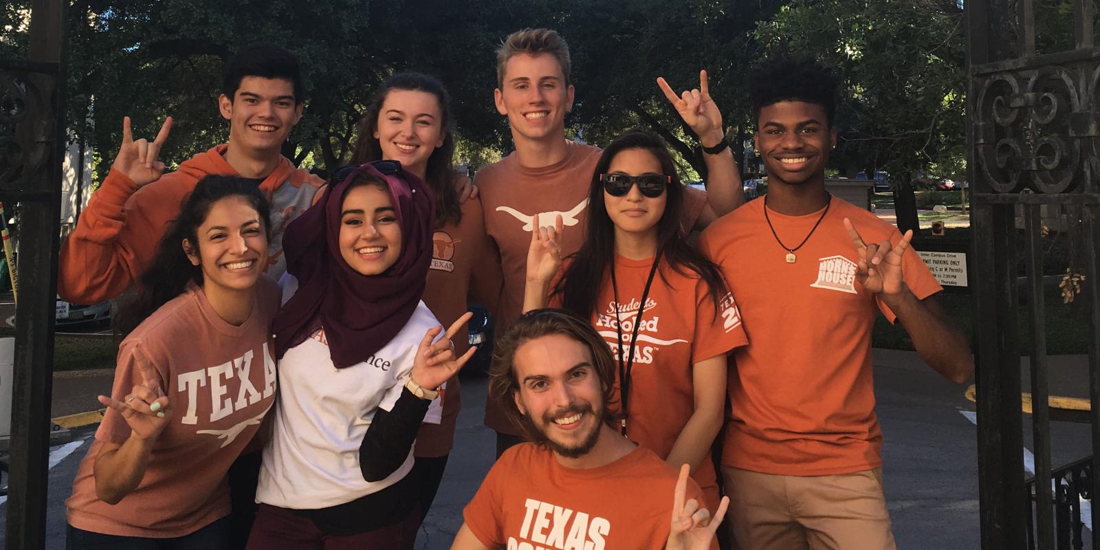 Biology Scholars Program Students showing UT Spirit with Hook'Em horns
